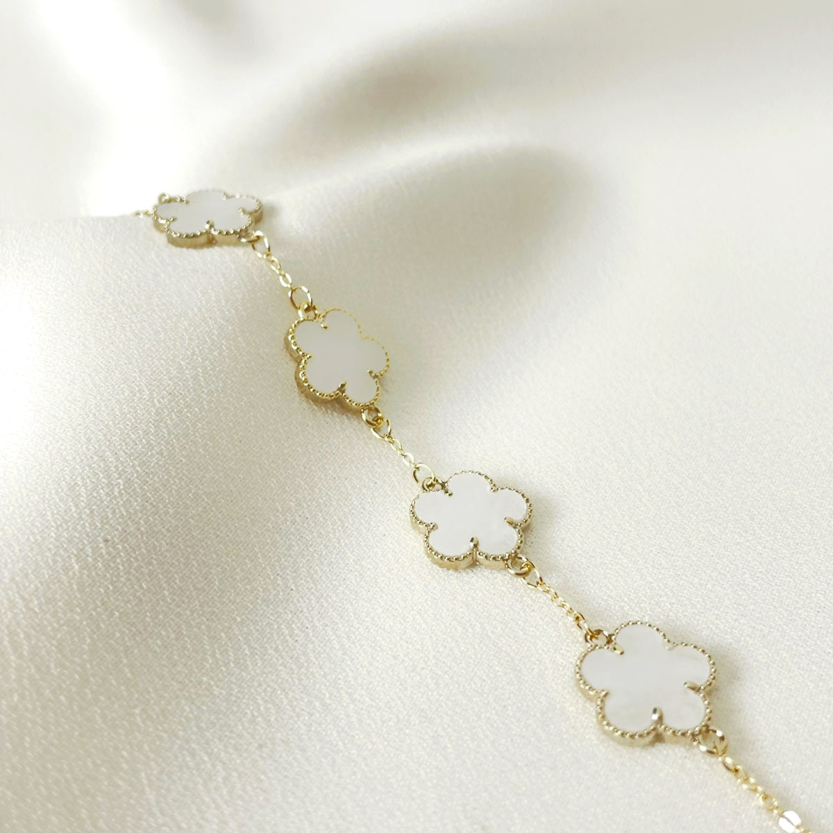 Bracelet Trèfle en nacre blanche – Victoire Collection